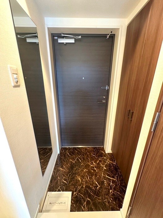 物件内観写真16　(玄関)