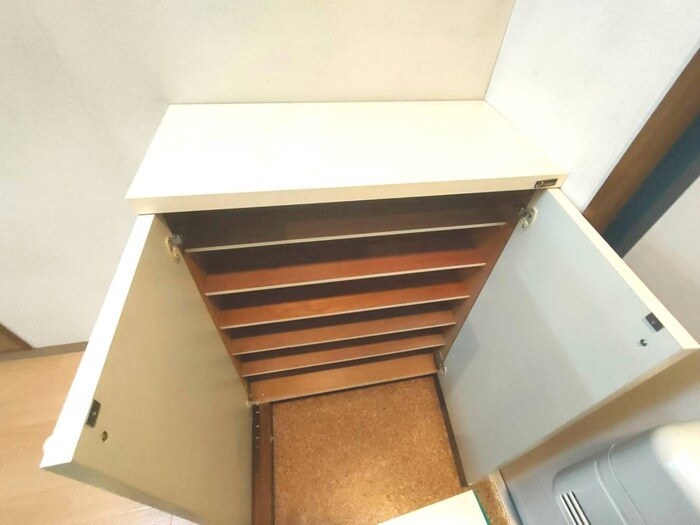 物件内観写真15　(靴箱)