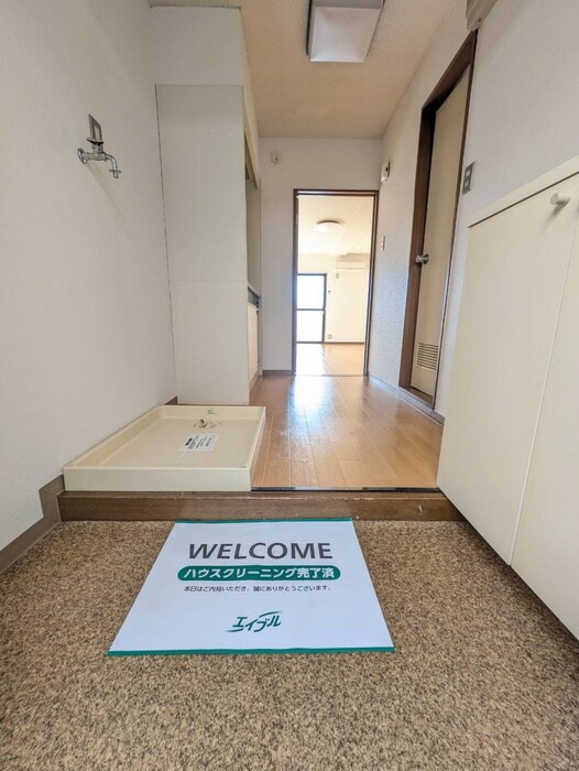 物件内観写真15　(玄関)