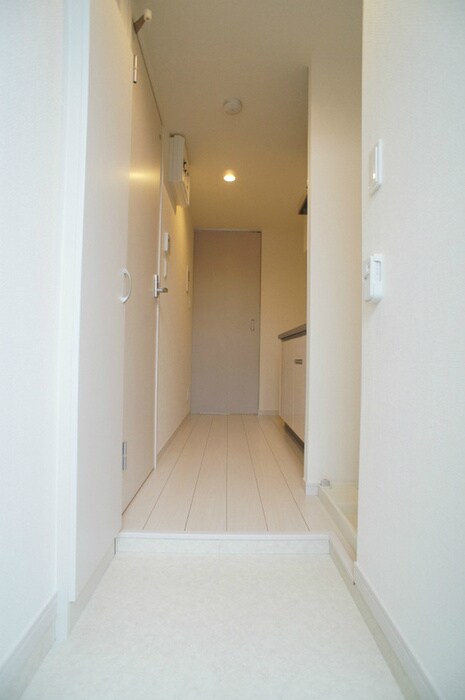 物件内観写真16　(廊下)