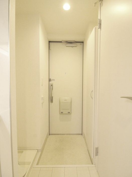 物件内観写真18　(玄関)