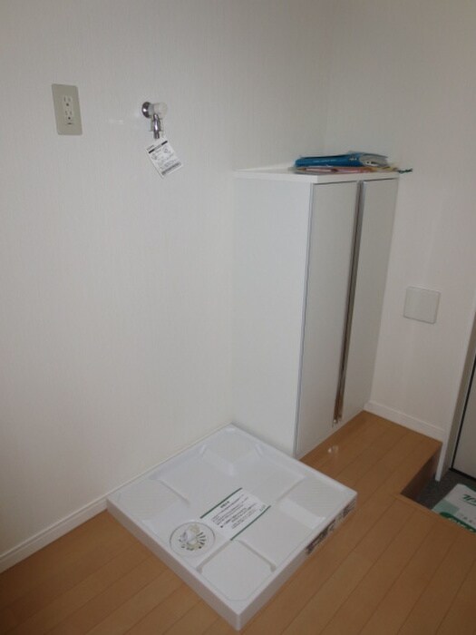 物件内観写真13　(洗濯機置場)