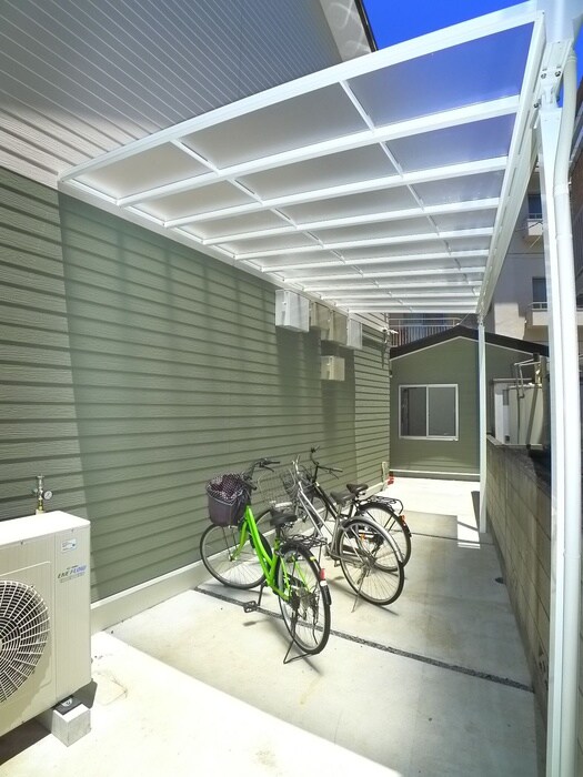 物件外観写真5　(駐輪場)