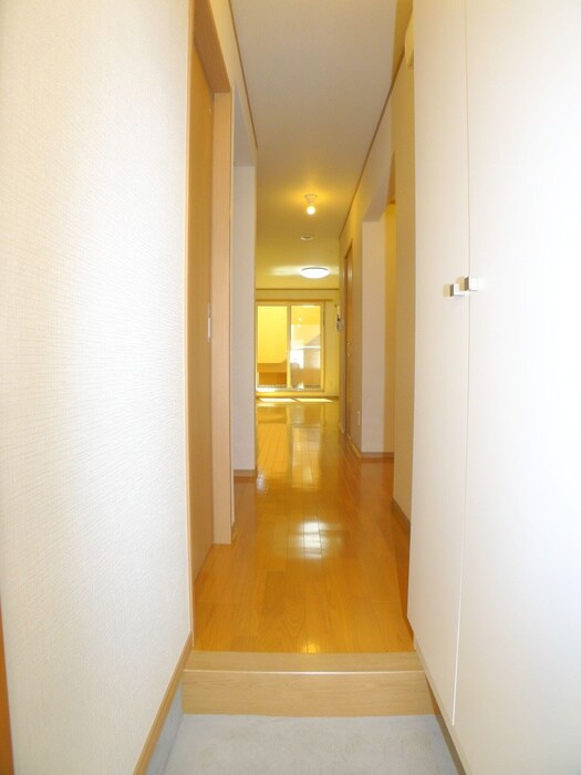 物件内観写真21　(玄関)