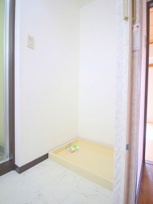 物件内観写真14　(洗濯機置場)