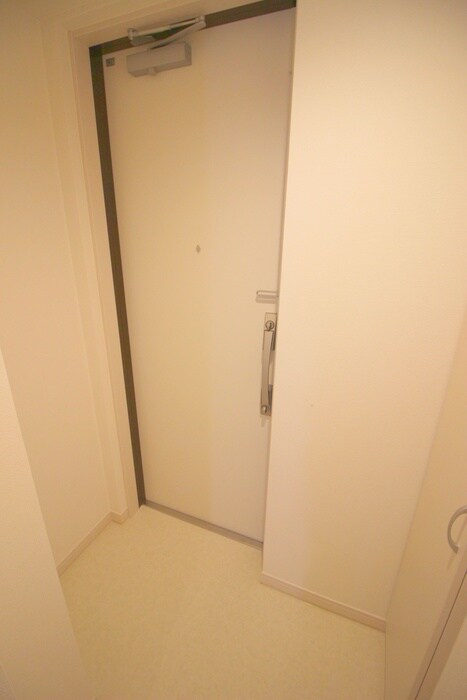 物件内観写真16　(玄関)