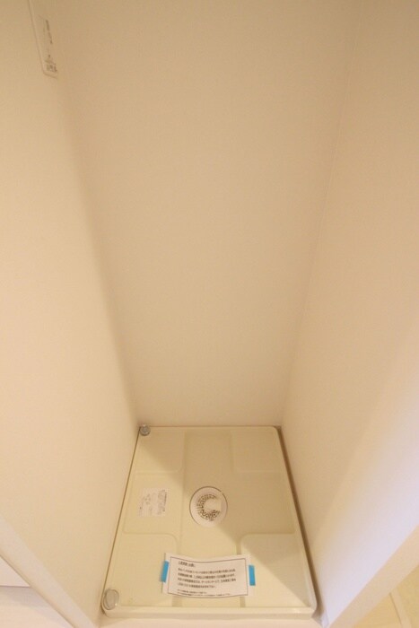 物件内観写真18　(洗濯機置場)