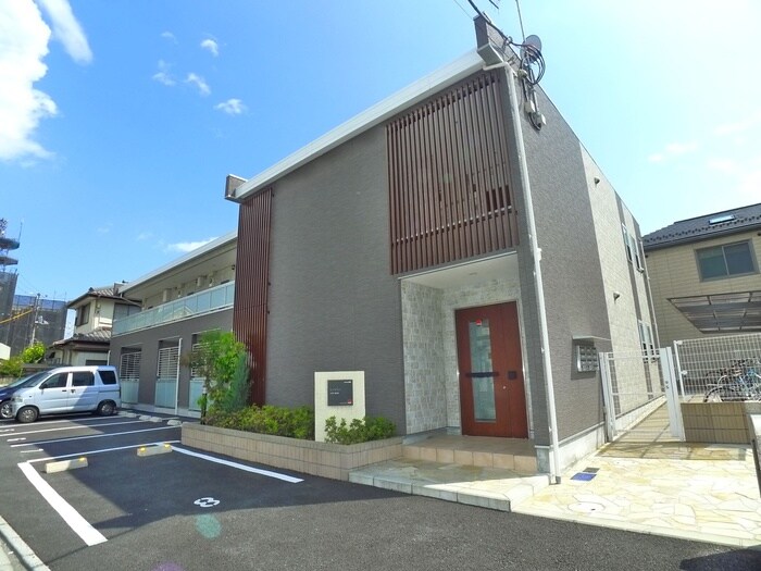 物件外観写真4　(エントランス部分)