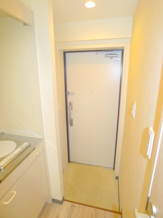 物件内観写真16　(玄関)