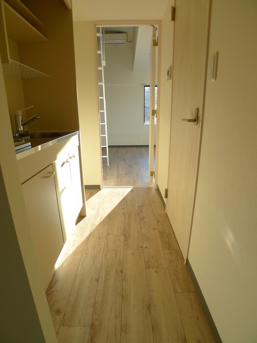 物件内観写真20　(廊下)