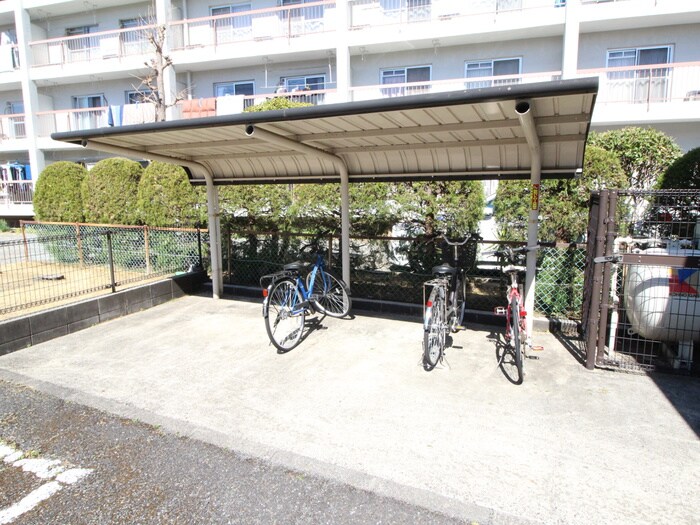 物件外観写真3　(駐輪場)