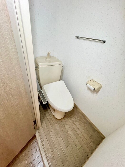 物件内観写真9　(トイレ)