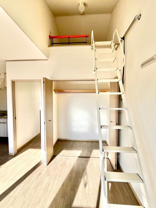 物件内観写真12　(収納)