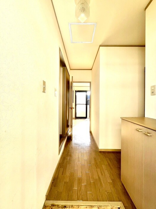 物件内観写真19　(廊下)