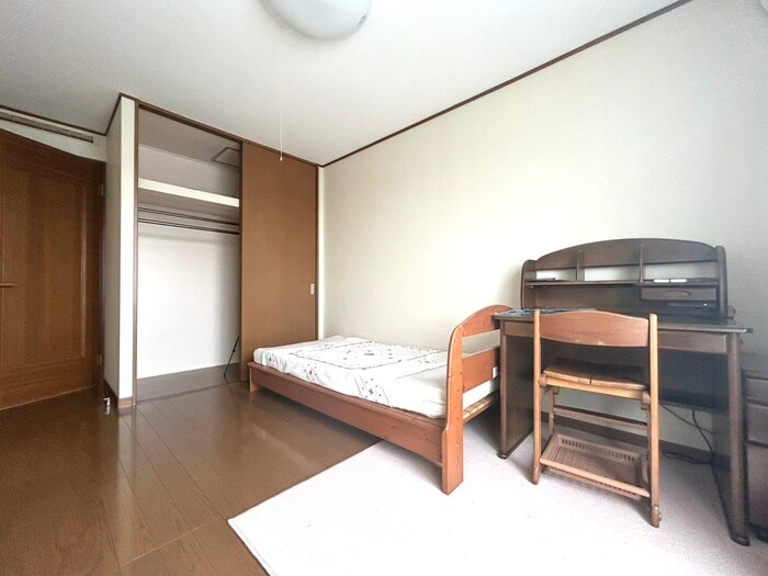 物件内観写真8　(居室)