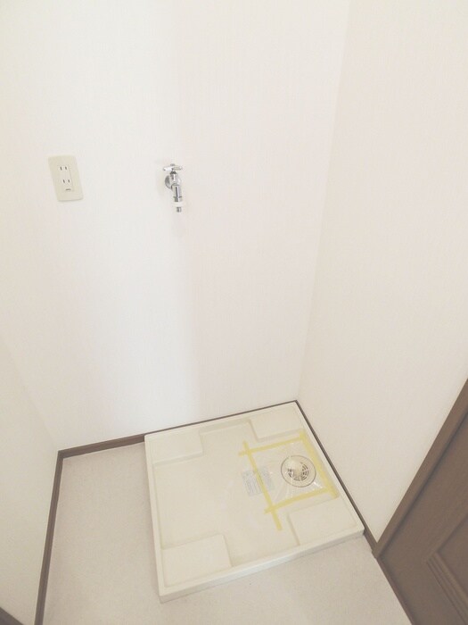 物件内観写真14　(洗濯機置場)