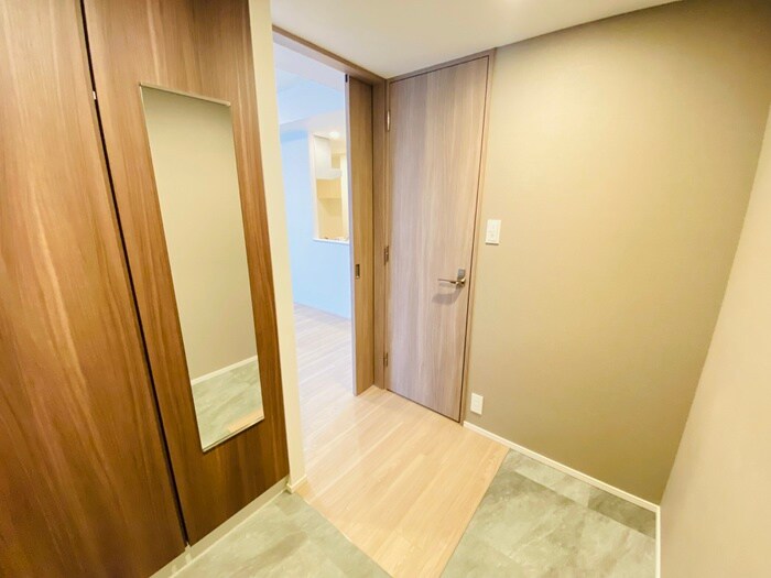 物件内観写真15　(玄関)