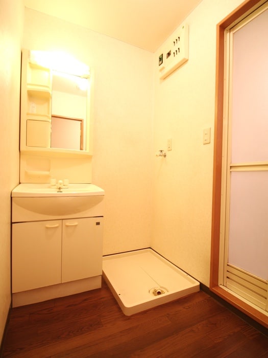 物件内観写真14　(洗濯機置場)