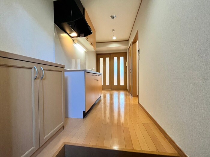 物件内観写真14　(廊下)