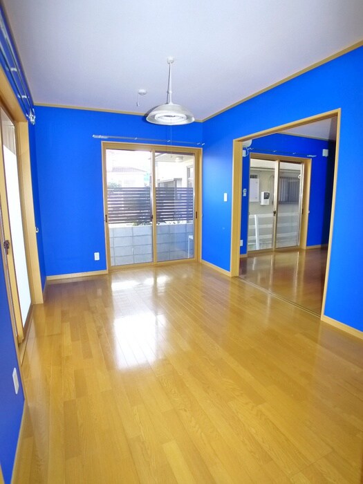 物件内観写真10　(室内からの展望)