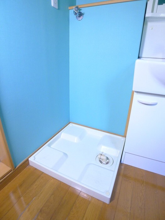 物件内観写真18　(洗濯機置場)