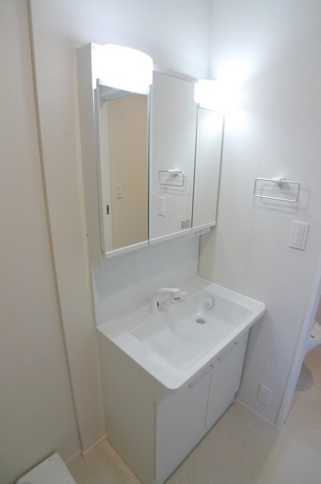 物件内観写真8　(洗面)