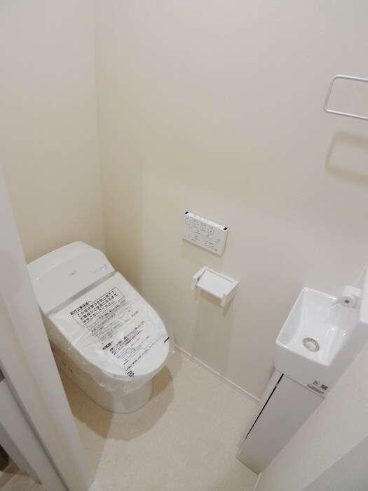 物件内観写真8　(トイレ)