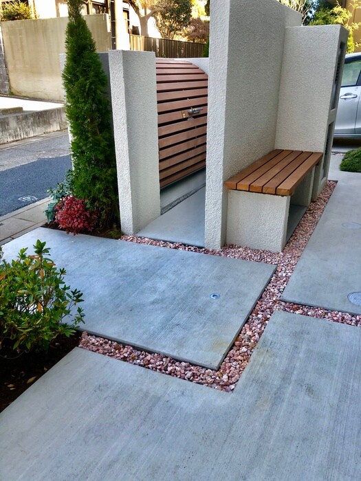 物件外観写真3　(エントランス部分)