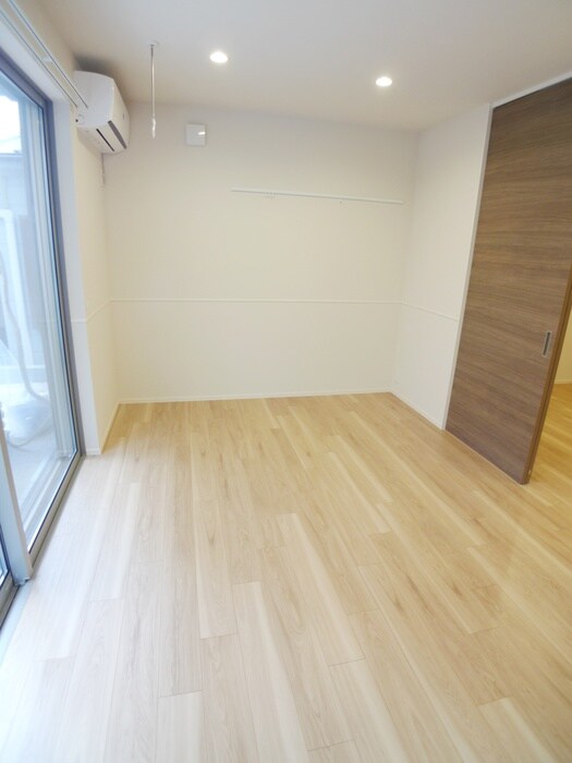 物件内観写真13　(居室)