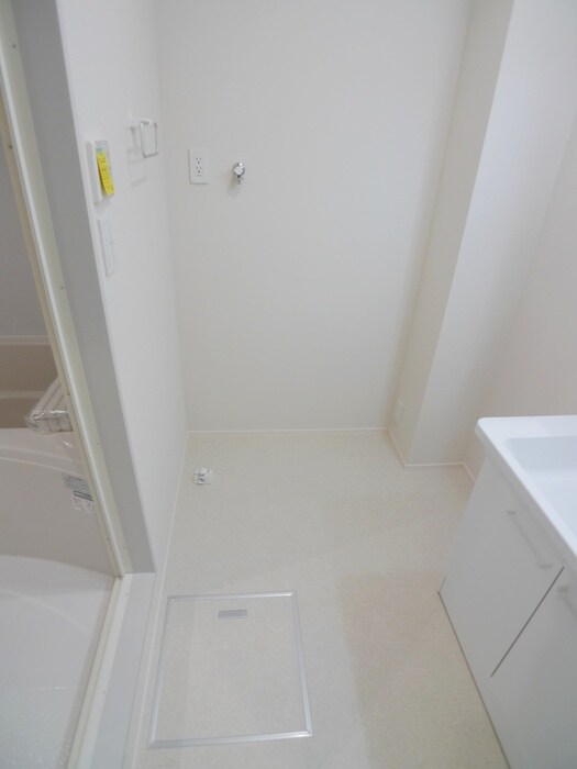 物件内観写真17　(洗濯機置場)
