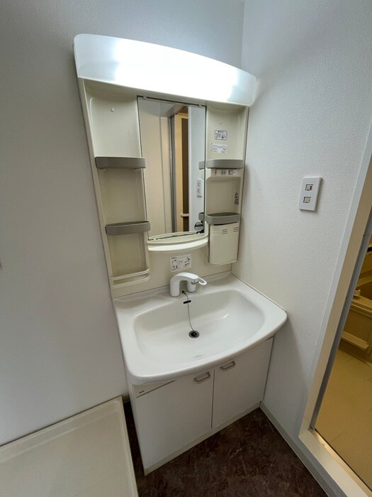 物件内観写真11　(洗面)