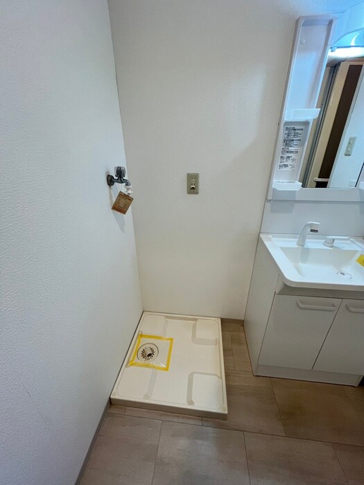 物件内観写真12　(洗濯機置場)