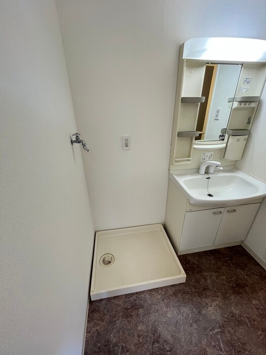 物件内観写真12　(洗濯機置場)