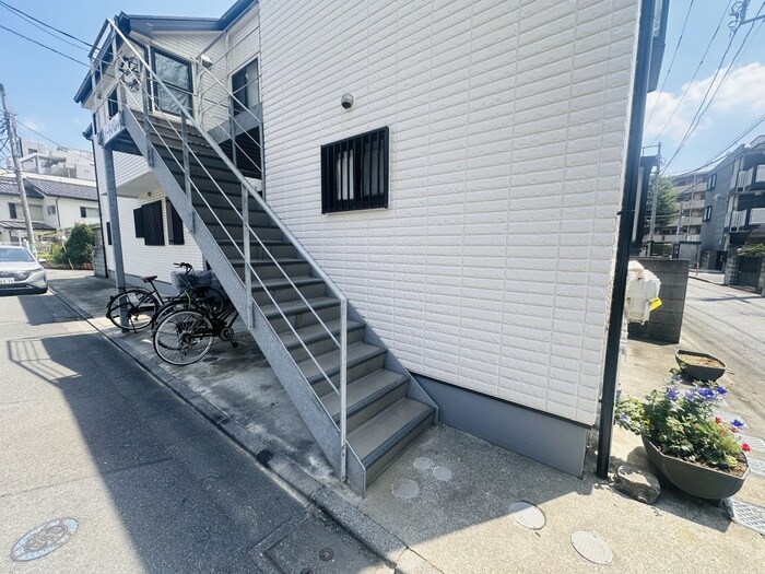 物件外観写真5　(エントランス部分)