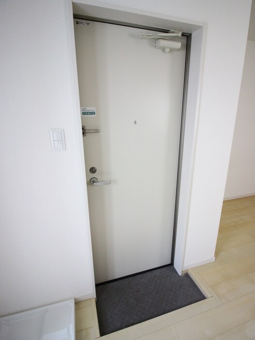 物件内観写真15　(玄関)