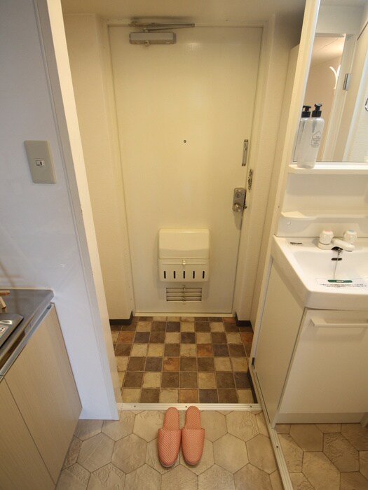 物件内観写真7　(玄関)