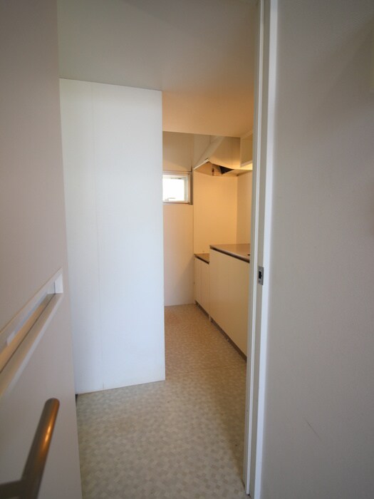 物件内観写真10　(廊下)