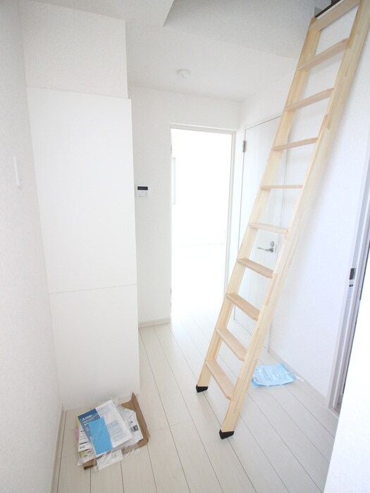 物件内観写真16　(廊下)