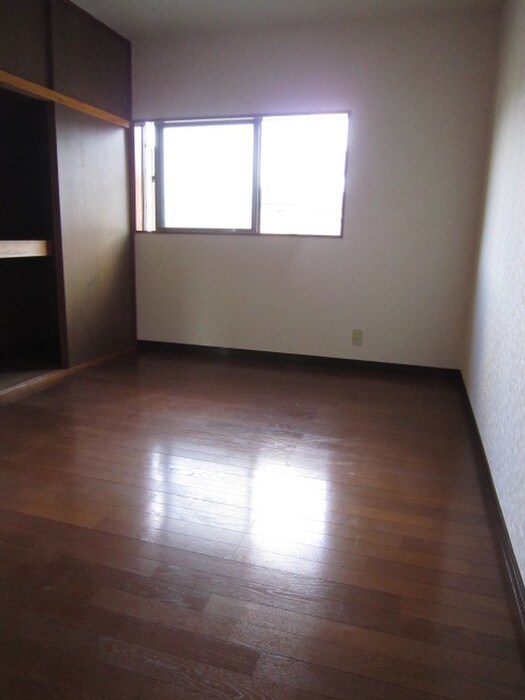 物件内観写真4　(居室)