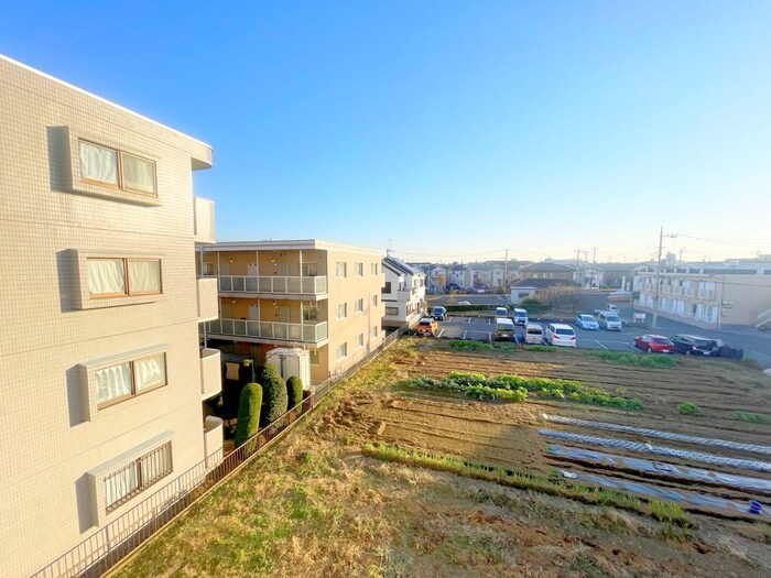 物件内観写真20　(室内からの展望)