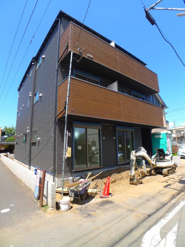 建築中