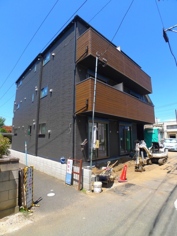 建築中