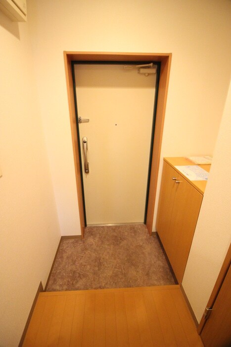 物件内観写真7　(玄関)