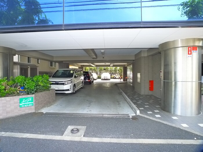 物件外観写真3　(駐輪場)