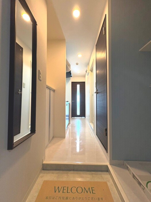 物件内観写真16　(玄関)