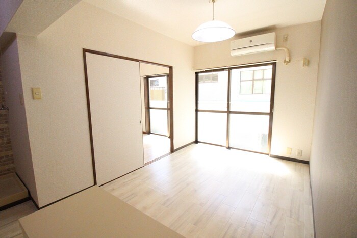 物件内観写真9　(居室)