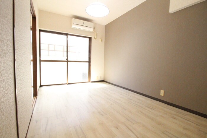 物件内観写真11　(居室)