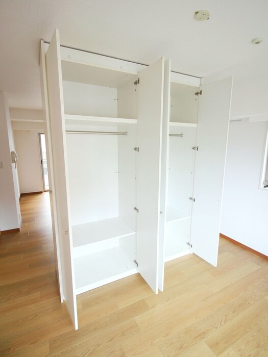 物件内観写真12　(収納)