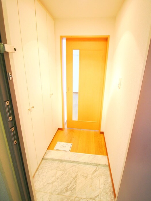物件内観写真18　(玄関)