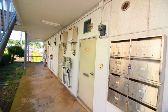 物件外観写真3　(エントランス部分)